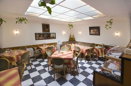 Hotel Diana Dusseldorf Luaran gambar